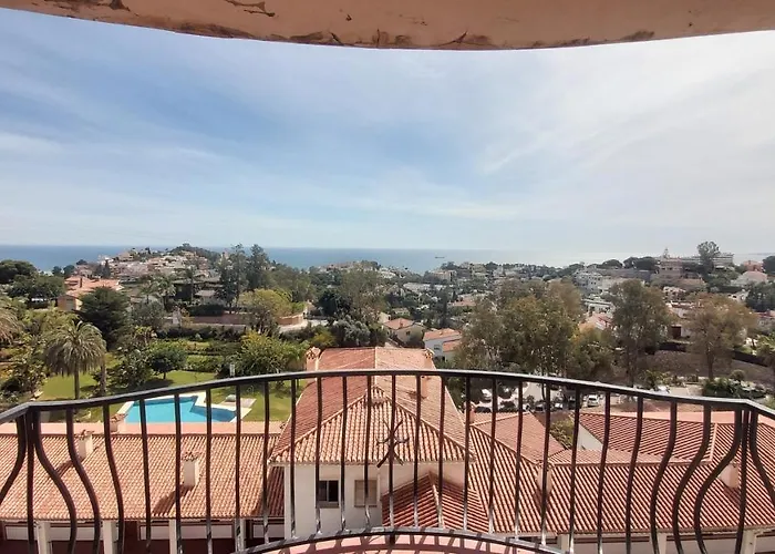 Del Parque Flats Interpares Swimmingpool * مالقة